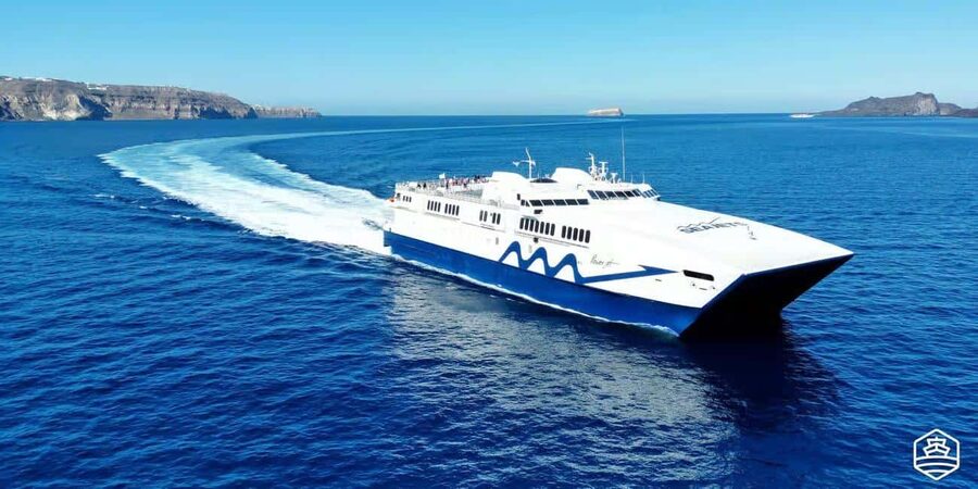 Santorini Guided Day Trip From Crete with Ferry Tickets - The guides make a real difference