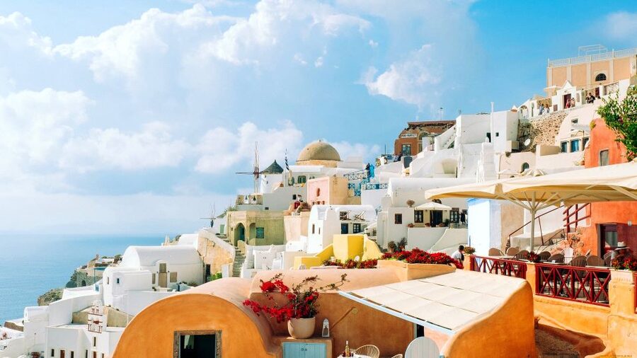 Santorini Guided Day Trip From Crete with Ferry Tickets - How crowded will Santorini feel?