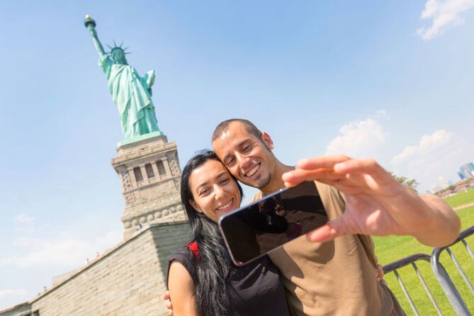 Statue of Liberty, Ellis Island Pre-Ferry tour - Starting at 24 State Street in Battery Park