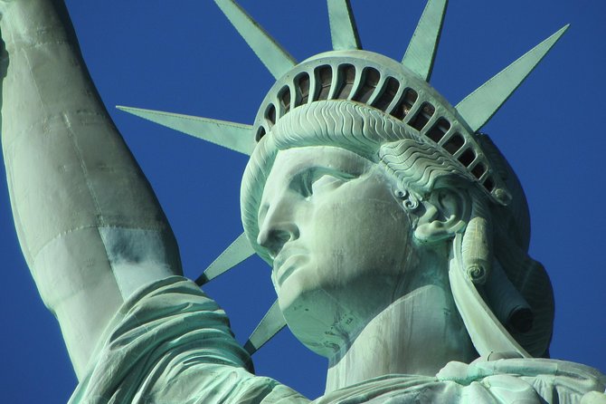 Statue of Liberty & Pre-Ferry Express Tour - Battery Park and Castle Clinton: a useful 30-minute start