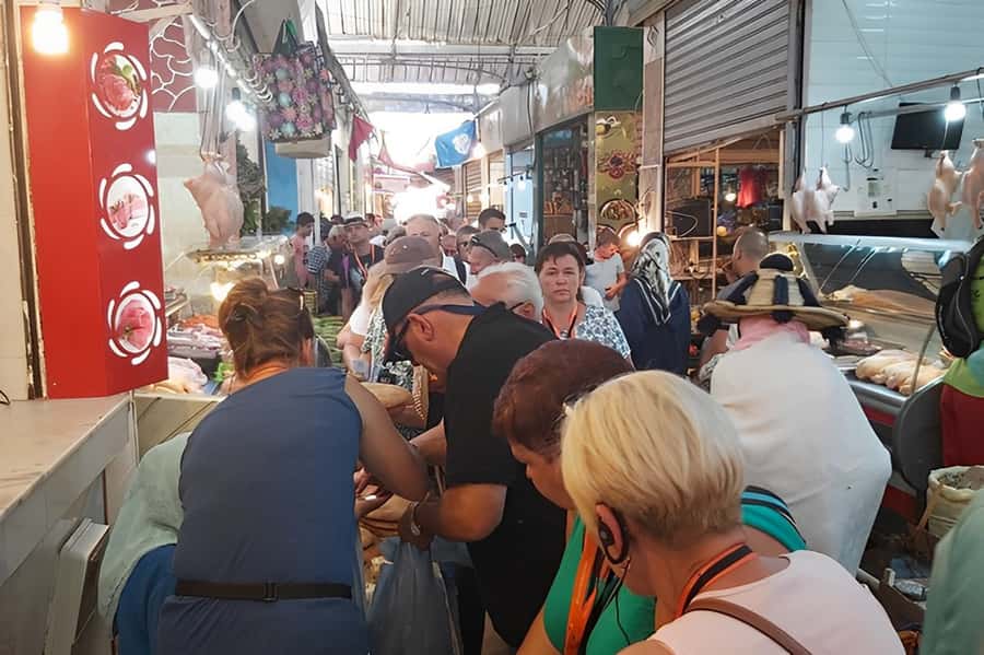 Tarifa/Algeciras: Tangier Private Day Tour with Ferry Ticket - Mint tea before entering the old city