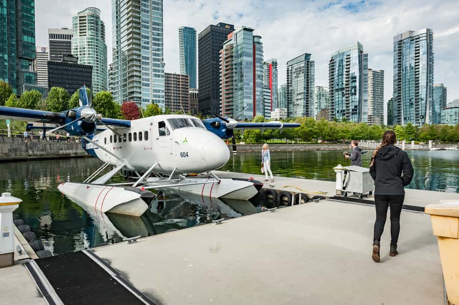 Vancouver: Victoria Seaplane Tour with Return Bus and Ferry - Making the most of several hours in Victoria