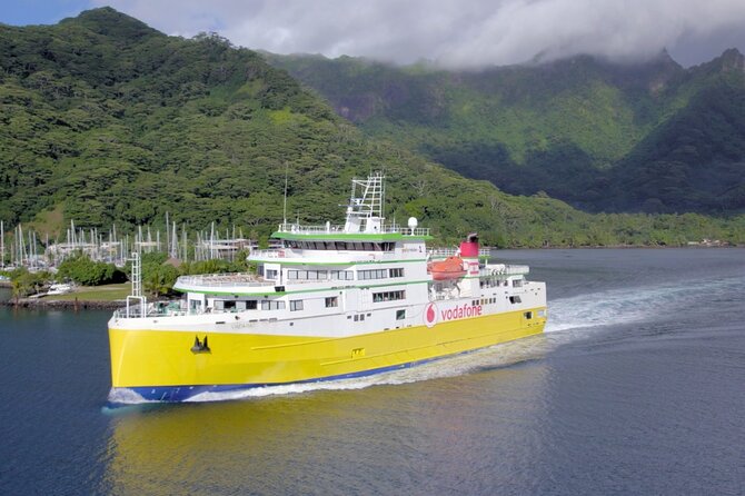 VIP Ferry crossing from Tahiti to Moorea - Inside the Tapu Lounge