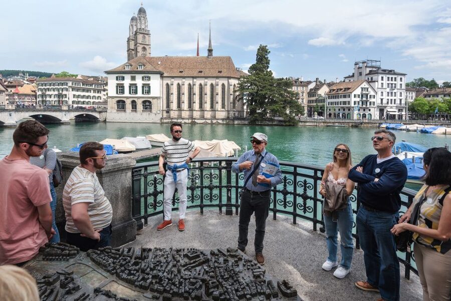 Zurich: City Highlights Tour by Bus, Cable Car, and Ferry - What the guides add to the day